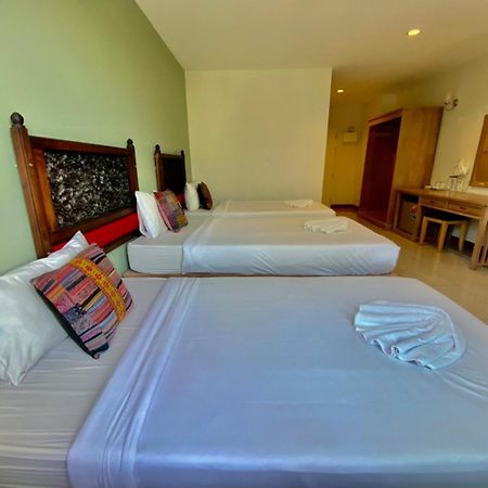 At Ruam Chok Hotel Chiang Mai Bagian luar foto