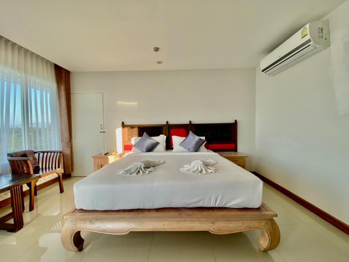 At Ruam Chok Hotel Chiang Mai Bagian luar foto