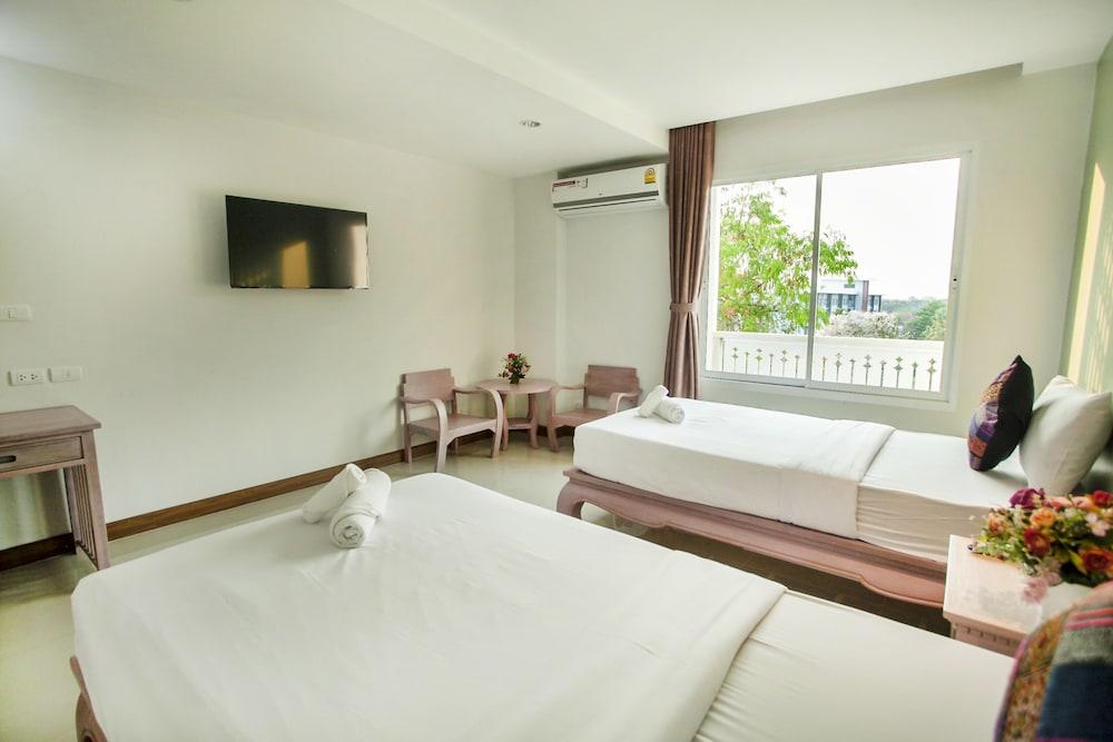 At Ruam Chok Hotel Chiang Mai Bagian luar foto